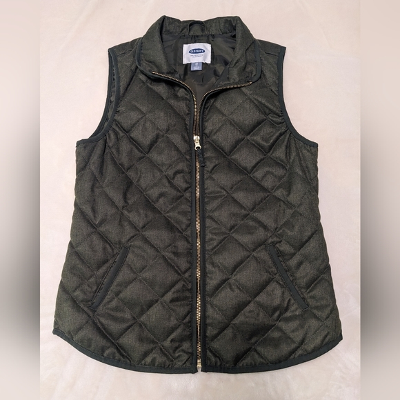 Old Navy Quilted Vest - Picture 7 of 7